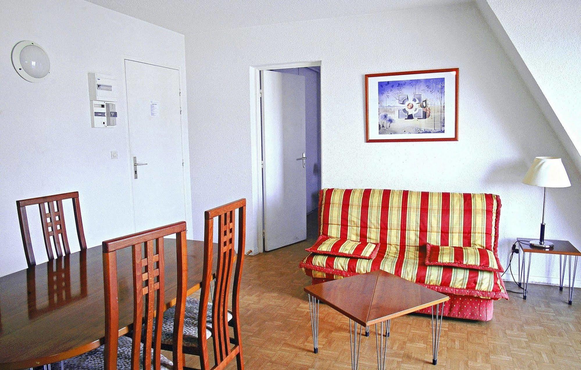 Montaigu Aparthotel Cabourg Exterior foto